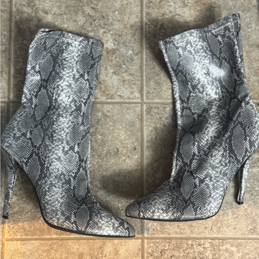 Snakeskin Patterned Boots/Booties - image 2